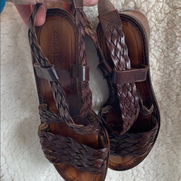 GH Bass & Co sandals. - Picture 3 of 3